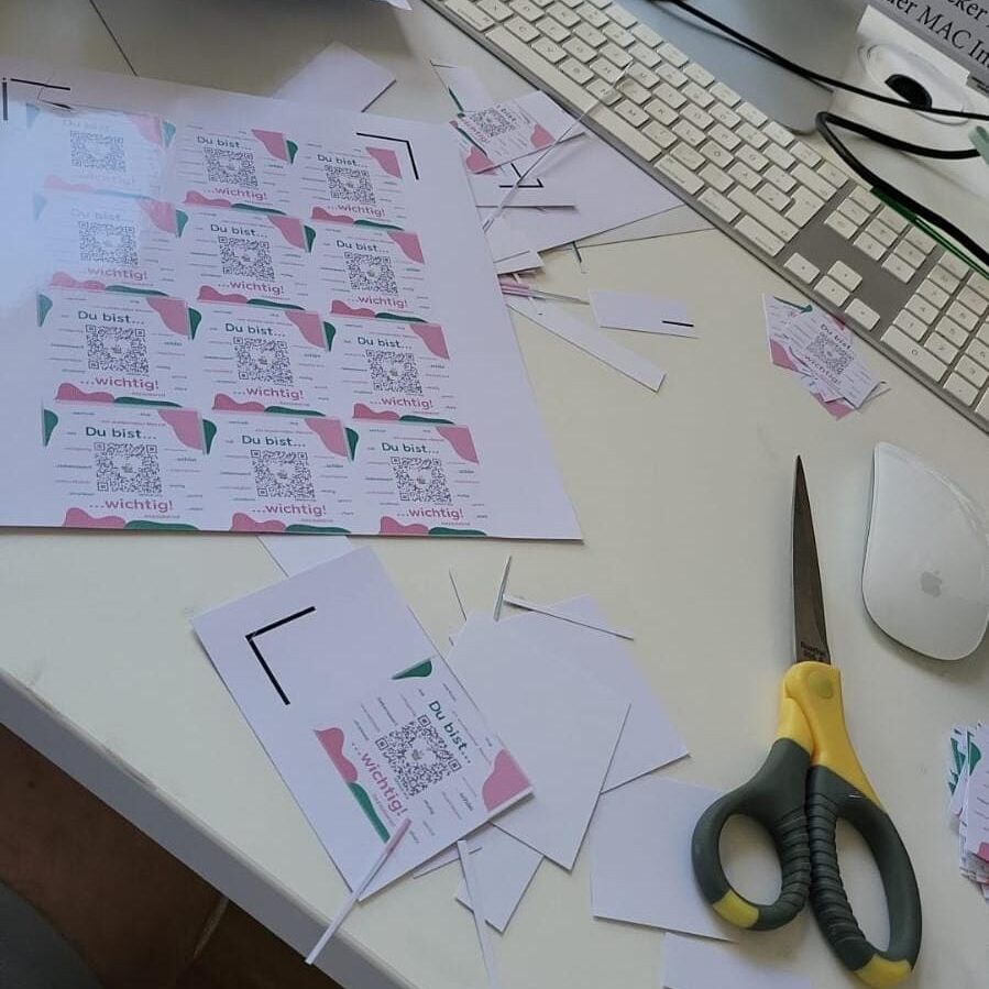 AidMax Sticker Druck und Zuschnitt im Precelerator SCE